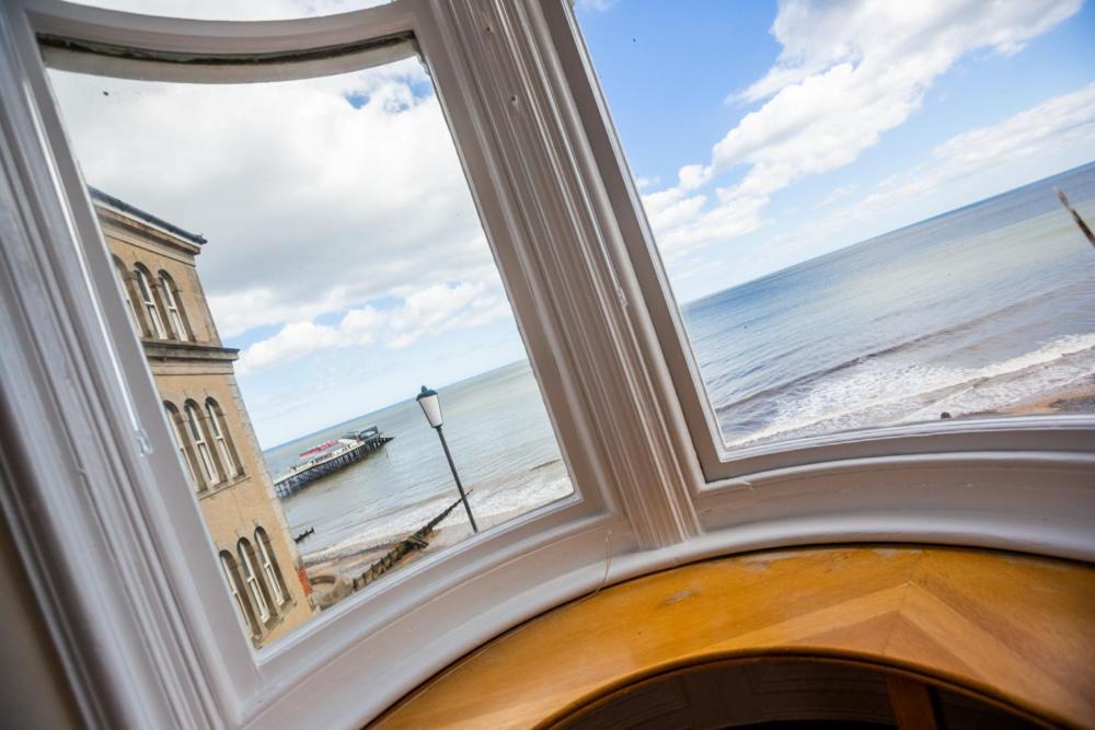 The Red Lion Hotel Cromer Exterior foto View from the window of the lighthouse