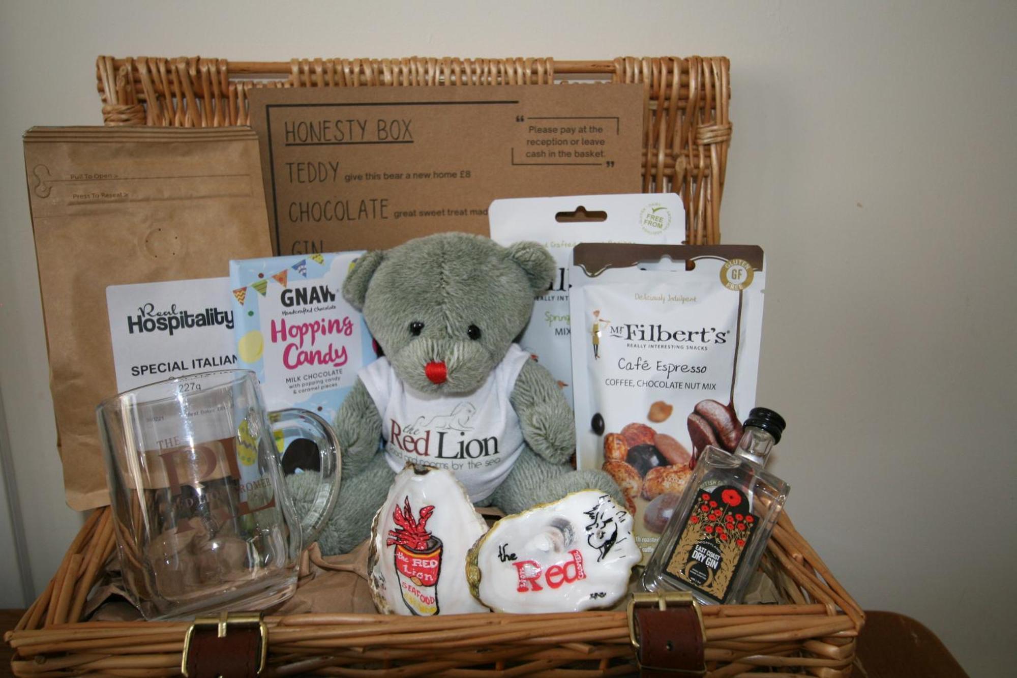 The Red Lion Hotel Cromer Exterior foto A Red Lion hamper